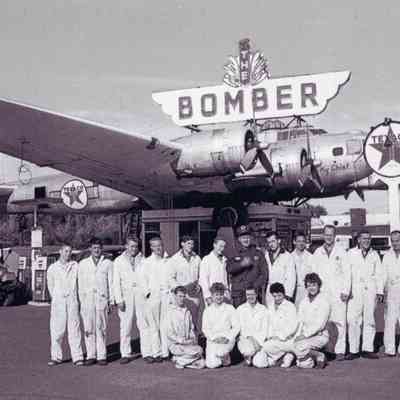 Bomber Service Station - Milwaukie, Oregon - Crew