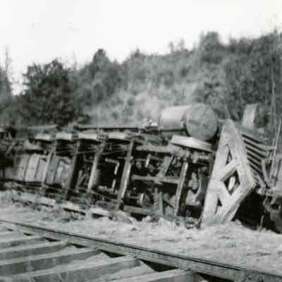 Construction of Oregon Railroad Bridge 1892-1893 - Train Crash of Engine 1094