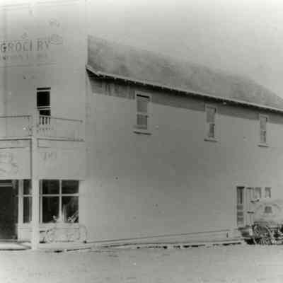 Jennings Lodge 1917 - Blue Front Grocery