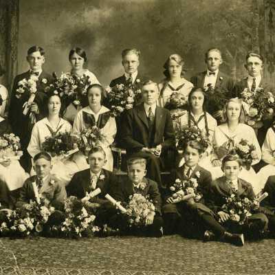 Gladstone School Students 1923 - 8th Grade Graduation