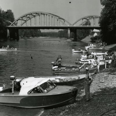 Clackamette Park Boating Scene on Clackamas River - Oregon City Bridge - Gladstone, Oregon - No Date