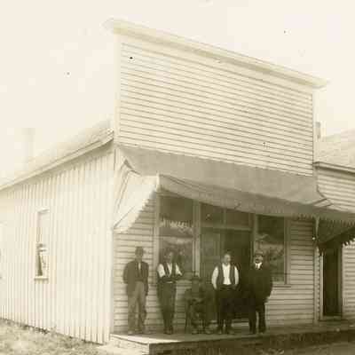 Wilsonville 1915 - Bill Flynn's Saloon
