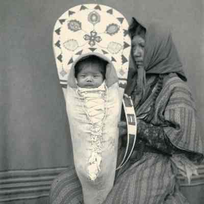 Wife of Chief Plo and grandchild