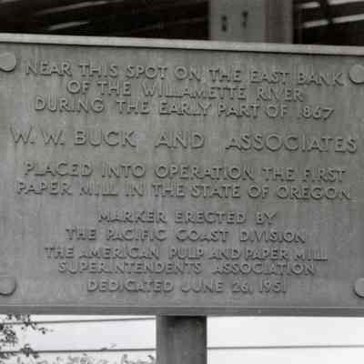Oregon City 1961 - Plaque Honoring the First Paper Mill in Oregon