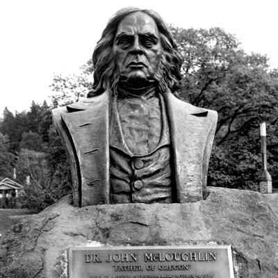 Oregon City - John McLoughlin Statue and Plaque - Hwy 99 at Falls Overlook