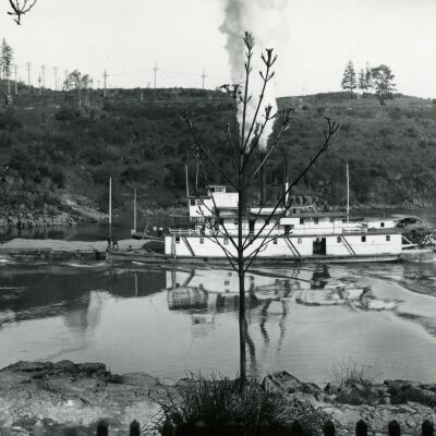 Steamboat "Gov Newell" with Barge - Willamette River in Oregon City, Oregon - No Date