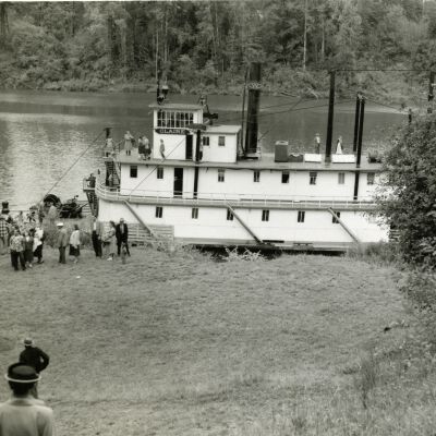 Steamboat "Claire" 1952 - at Champoeg