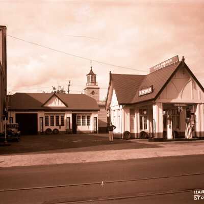 Oregon City - Adam Kilmer Service Station - 1931