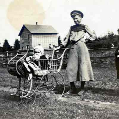 Talbert, Jessie with children