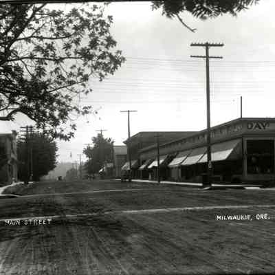 Milwaukie 1910 - Day Hardware - Main Street