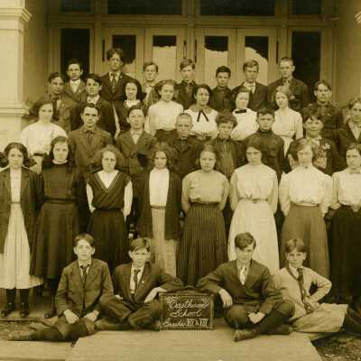 Eastham School Students 1909 - 6th and 7th Grades - Oregon City
