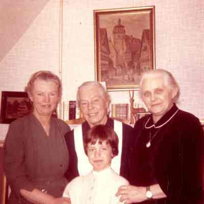 Three Women and Younger Lady - Hopp Family Collection