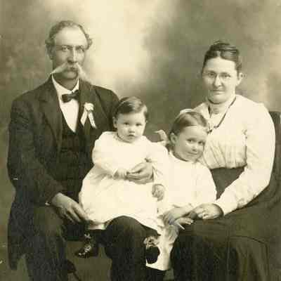 Talbert, John A, Emma (Davis) and grandchildren