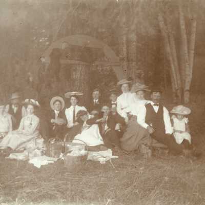 1900 Picnic