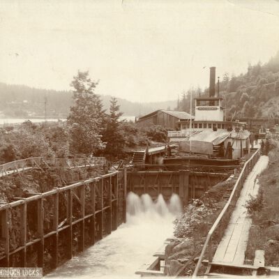Willamette Falls Locks - Steamboat "Occident" - 1880