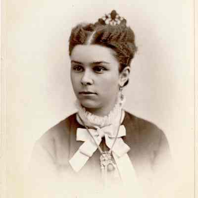 Caufield, Maria (Putrow)
