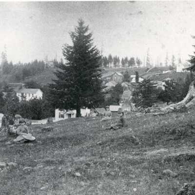 Oregon City, Oregon, Oregon City Seminary and Baptist College in background (copy) - 1875