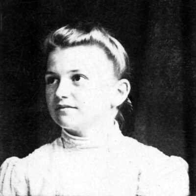 Elsie and Mary Frederich.
