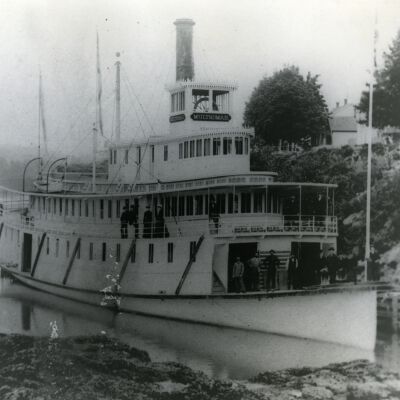 Steamboat - "Multnomah" - 1885 - 4th Street Dock Oregon City