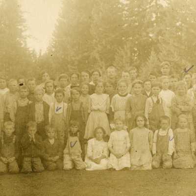 Maple Lane School Students 1915