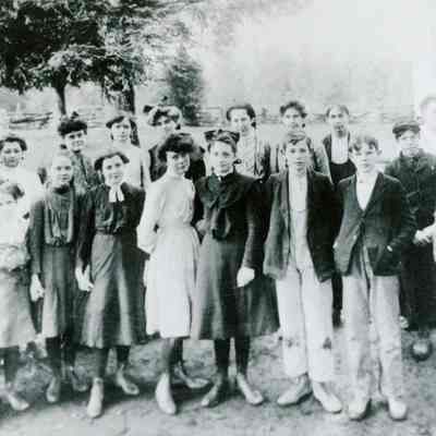 Clackamas School Students 1903-1904, Grades 6, 7, and 8