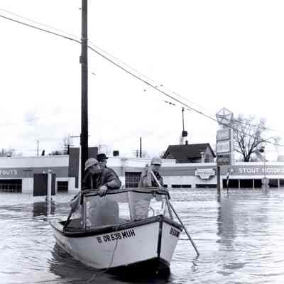 1964 Flood - 14th and Washington Streets - Oregon City - Stout's Motors