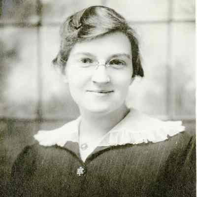 Addie Clark: P-9058-2 (Photo postcard)