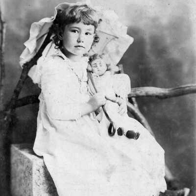 Lilleon Edna Ray and her parasol