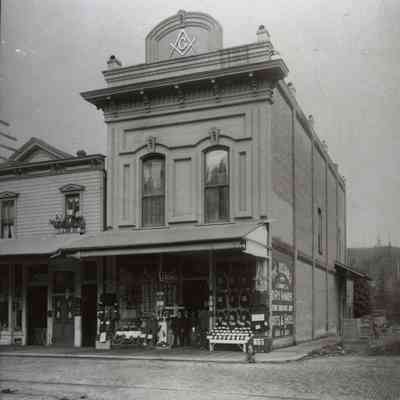 Oregon City Masonic Building, 1895: Copyright: none; Origsize: 4 x 4.75; Origformat: Negative; Resolution: 800 DPI; Negno: 1
