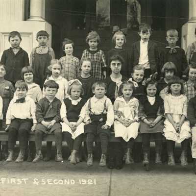 Eastham School Students 1921 - 1st and 2nd Grades - Oregon City