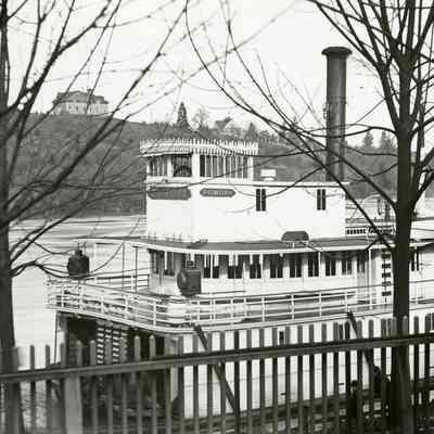 Steamboat "Pomona" - 1890's - 8th Street Dock - Oregon City