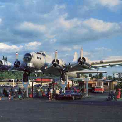 Postcard of the Bomber Service Station - Milwaukie, Oregon