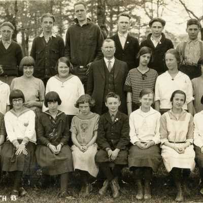 Eastham School Students 1924 - 8th Grade - Oregon City