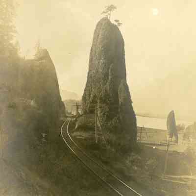 Pillars of Hercules in the Columbia Gorge