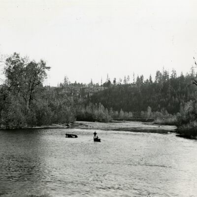 Clackamas River Oregon - Fishing From Boats
