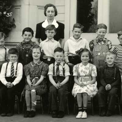 Eastham School Students 1940 - 1st Grade - Oregon City