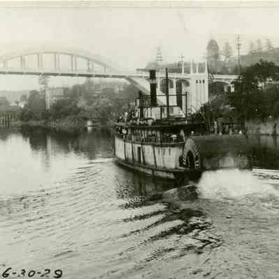 Steamboat "Beaver" on Willamette River at Oregon City 1929 - Arch Bridge.