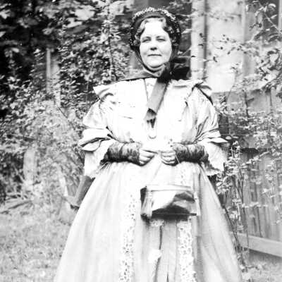 Oregon City Territorial Days 1936 - Woman in costume.