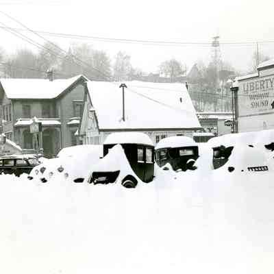 1937 Snowstorm - Oregon City - On 9th looking toward Main Street