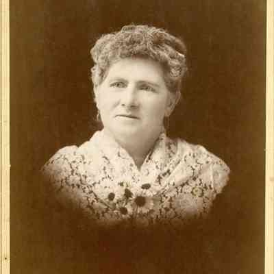 Amelia Ray, Portrait