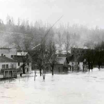 1890 Flood - 6th and Water Street (Now McLoughlin Blvd) - Oregon City