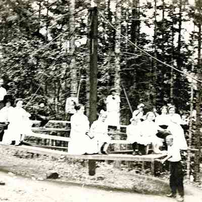 Canemah Park 1910 - Merry-Go-Round.