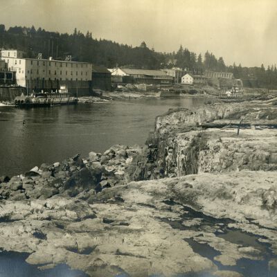 Willamette Falls Mills and Steamboat