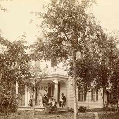 Canemah, Oregon 1881 - T. Field's House