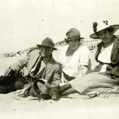 Alldridge Family - Day at the Beach
