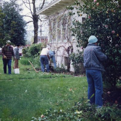 Stevens Crawford House - Yard Work Party