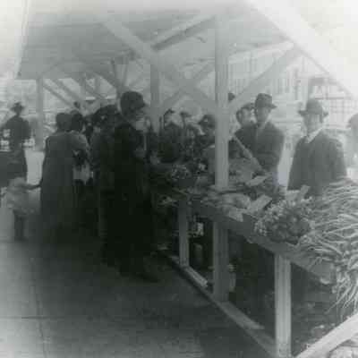 Oregon City 1924 - The Debut of the Oregon City Farmers' Market on 8th and Main Street