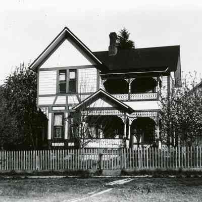 Charles Howell House - 1110 Jefferson Street, Oregon City - Stripped down but still standing