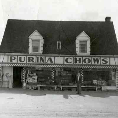 Purina Chows feed store.