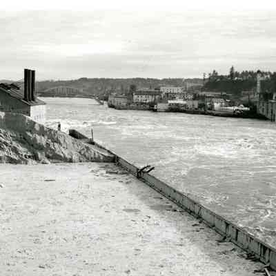 1942 Flood - Crown Zellerbach, Willamette River